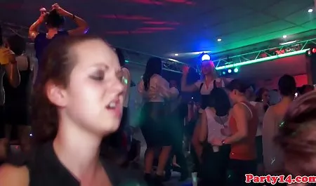 سکسی لاتینا باهوش و دوست داشتنی دوست پدرش را برای سکس دختران زیر هجده سال رابطه جنسی جدا کرد