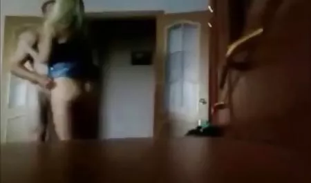 پس از گذراندن کل آخر هفته با معشوق سکس ۱۸ ، او یک دوجین ارگاسم گرفت