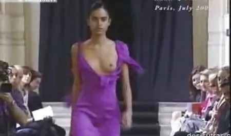 شخص سکس مثبت 18 ساده و معصوم ناز شیطان استمناء بر روی نیمکت