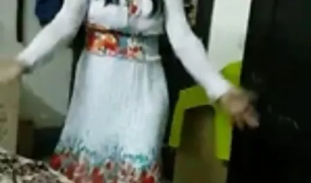 همسر شوهر خسته کننده خود را متقاعد کرد سکس منفی ۱۸ که رابطه جنسی سه نفری داشته باشد