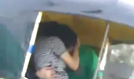 به جای صبحانه سکس ۱۸ ، همسر همسایه جوانی که برای بازدید مراجعه کرده بود الاغ بود
