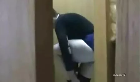 نادر سبزه انعطاف پذیر تحت فشار دیک بزرگی از دوست پسرش ناله می سکس دختر 18 کند