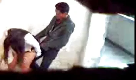 این پدر و مادر در مورد کار او سکس زیر هجده نمی دانند که یک روسپی به افسر داد